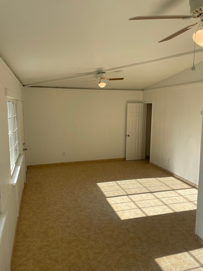 Building Photo - 10357 Bonita Ave