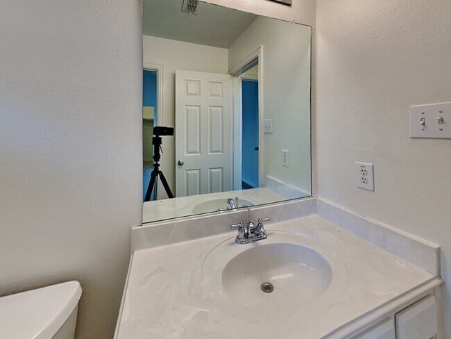 Building Photo - 11340 Classic Ln