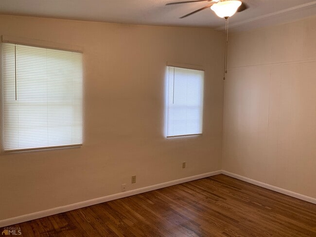 Building Photo - 174 Hart Ave