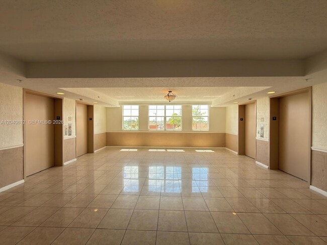Building Photo - 1801 N Flagler Dr