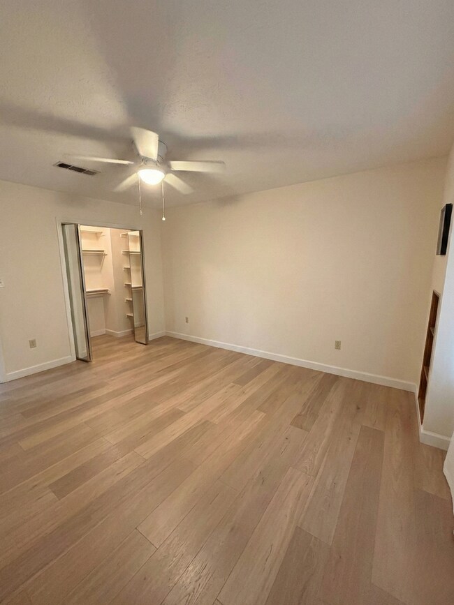 Building Photo - 3 Bedroom 2.5 Bath Townhome in East Athens - Close to UGA Vet School