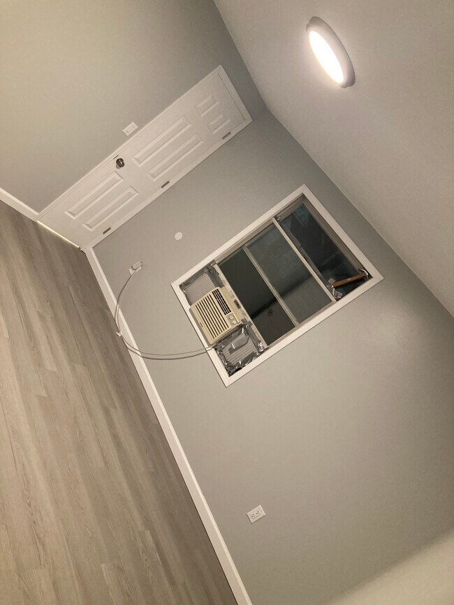 Building Photo - 608 Wheeler Ln