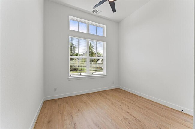 Building Photo - 8222 Sherman Pk Trl