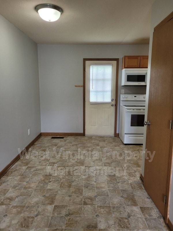 Building Photo - 156 Cardinal Wy