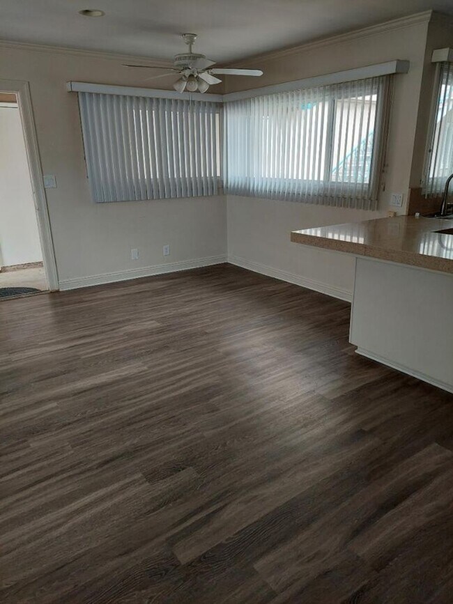 Building Photo - 626 Clubhouse Ave