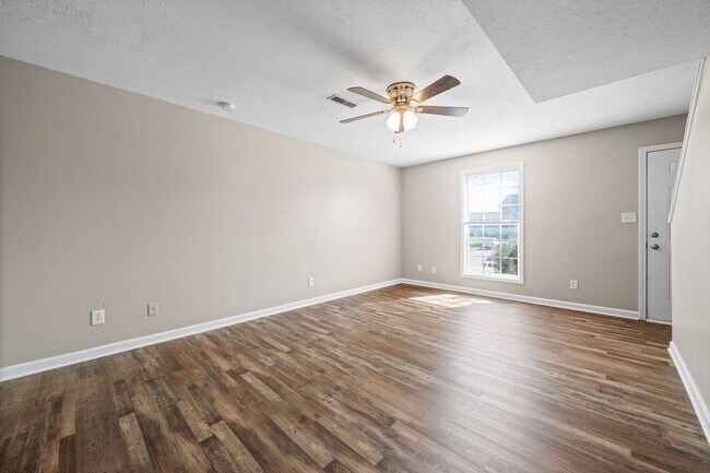 Building Photo - 375 Peabody Dr