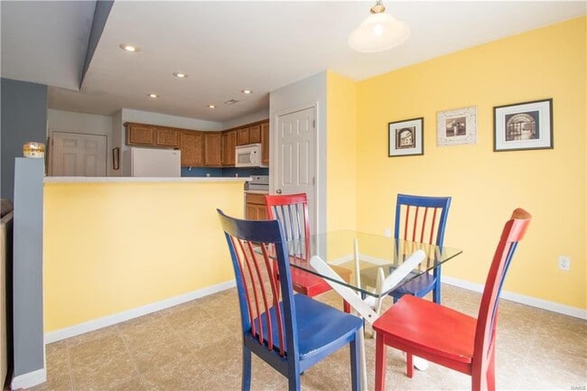 Building Photo - Home in Pioneer Ridge – Pet Friendly & Min...