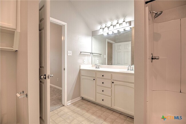 Building Photo - 2603 Blue Meadow Dr