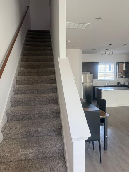 Building Photo - Room in Townhome on Leo Ln