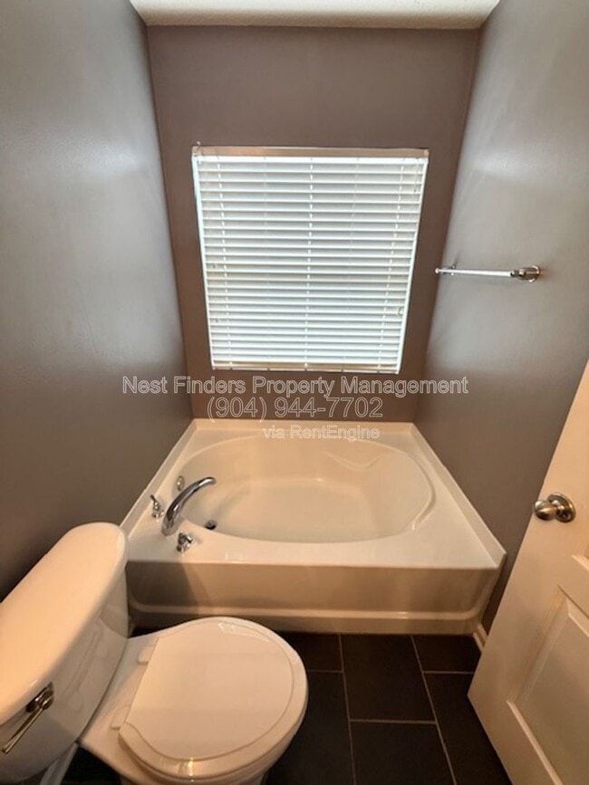 Building Photo - 12059 Hayden Lakes Cir