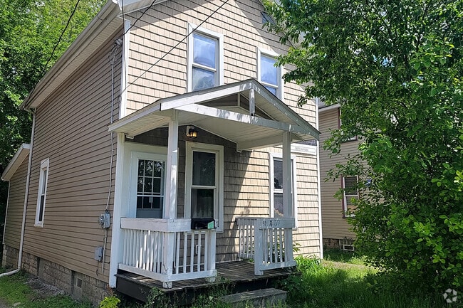 Building Photo - 537 Allyn St