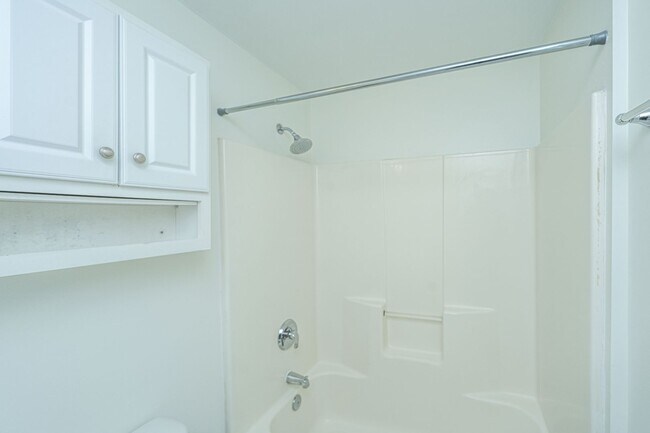 Building Photo - Historic Charm Meets Downtown Energy on Ki...