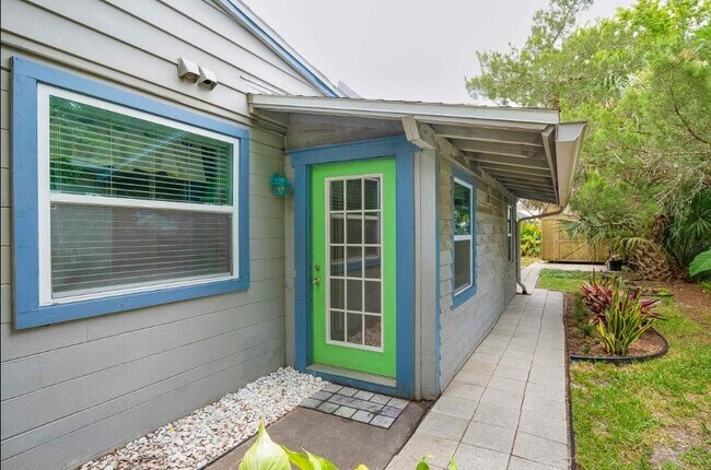 Building Photo - 144 Menendez Rd