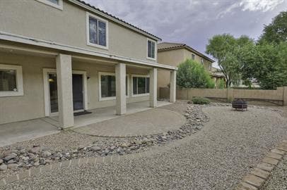 Building Photo - SUPER LARGE HOME!!