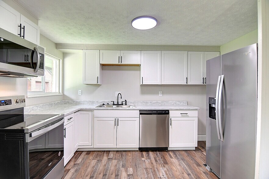 Building Photo - 3813 Utica Dr