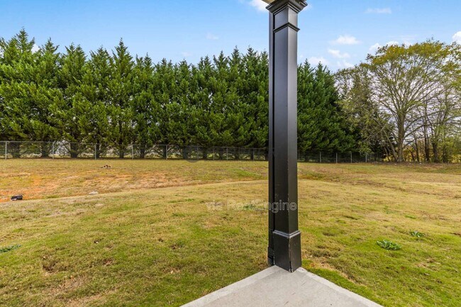 Building Photo - 4056 Parris Bridge Rd