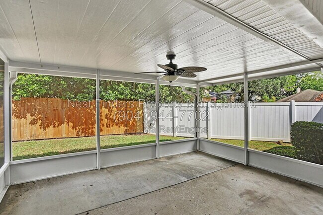 Building Photo - 1819 Branch Vine Dr W