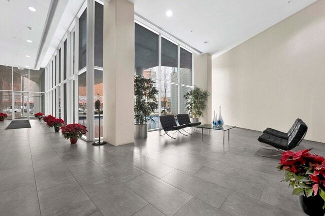 Building Photo - 1720 Maple Ave