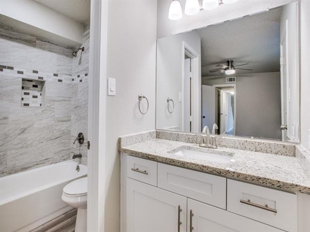 Building Photo - 5731 Shadydell Dr