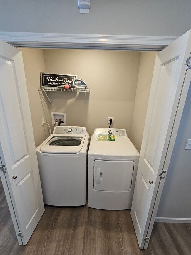 Building Photo - 814 Pierson Rd