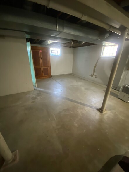Private Basement - 1106 Acorn Dr