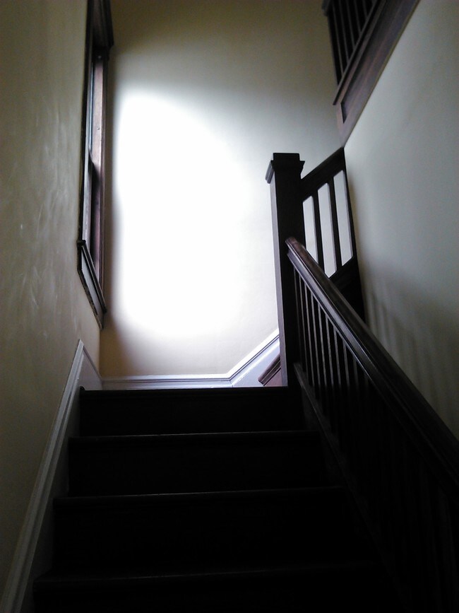 Entry Hall - 403 S 5th Ave