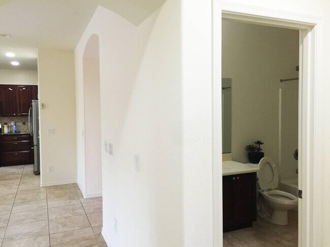 Building Photo - 1625 W Pelican Ct