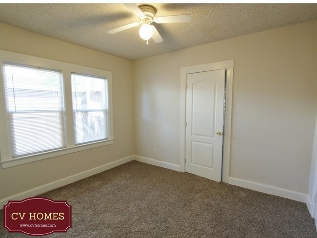 Building Photo - 980 N Broadway St