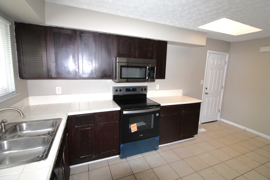 Building Photo - 2514 Lipton Rd