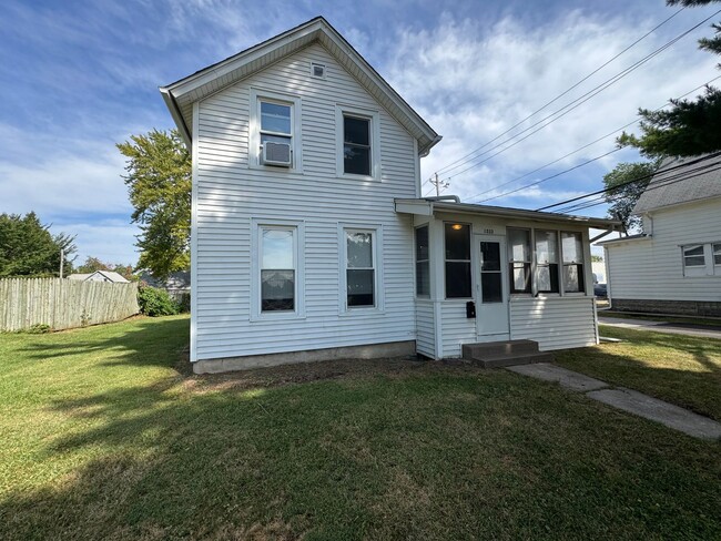 Primary Photo - For Rent – 4 Bedroom Home in Moline (Hamil...