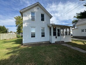 Building Photo - For Rent – 4 Bedroom Home in Moline (Hamil...