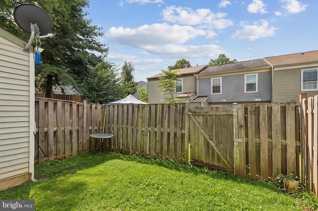 Building Photo - 3413 Tendril Ct