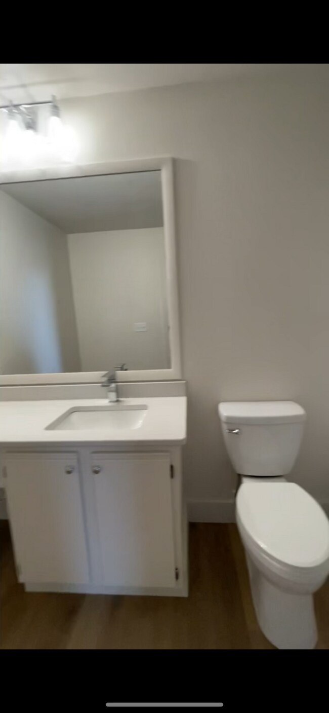 Building Photo - 500 Dandy Brush Ln W