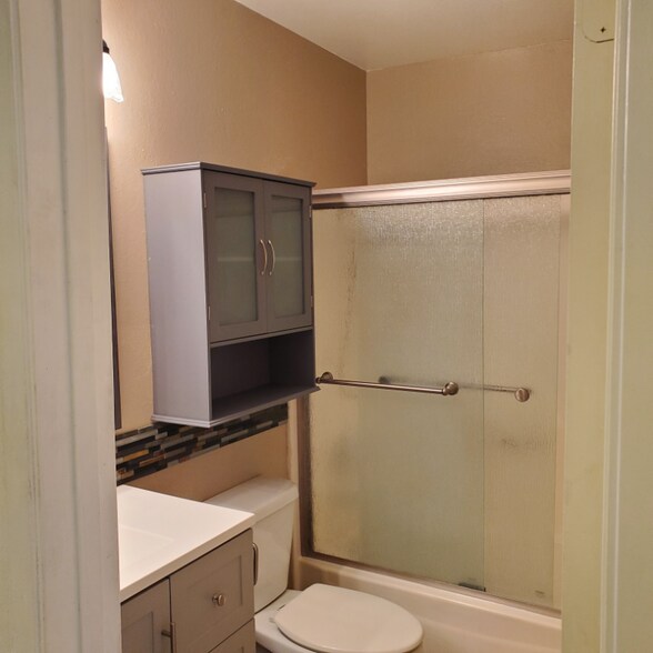 Building Photo - 1643 Rue De Valle