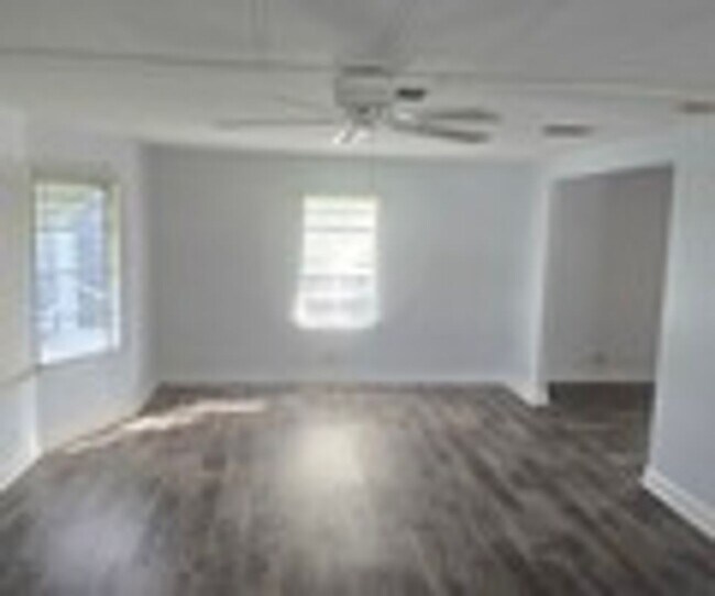 Building Photo - 612 Pine Grove Ct