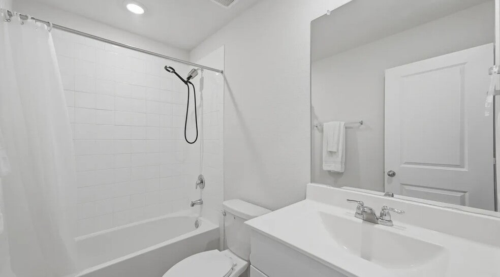 Building Photo - 303 Wild Goose Dr