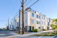 Building Photo - 4060 W 13th Ave