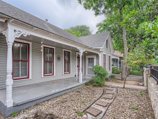 Primary Photo - 1013 E 3rd St