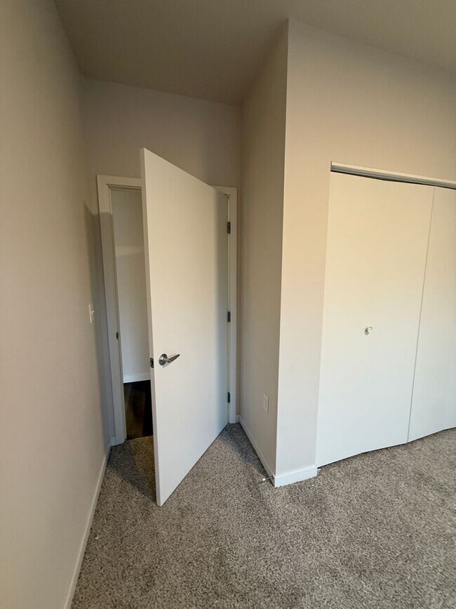 Building Photo - Northern Point Apartments