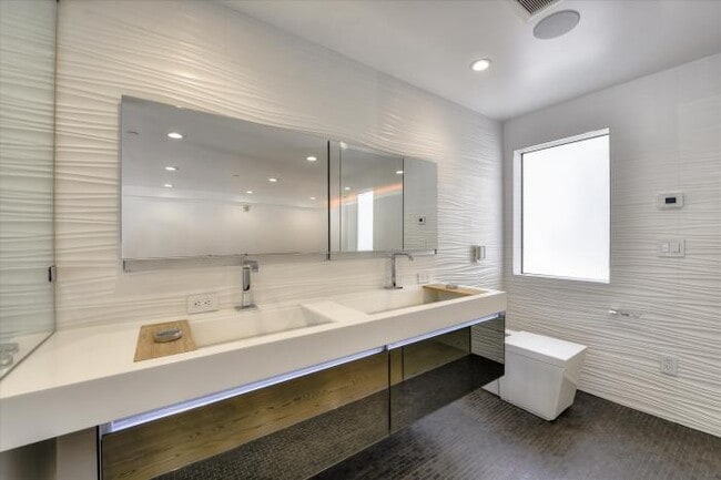 Building Photo - 1 bedroom in San Francisco CA 94103