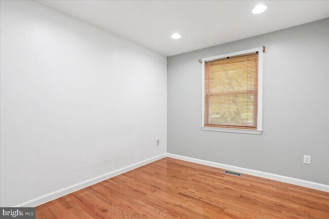 Building Photo - 2653 Fanieul Hall Ct