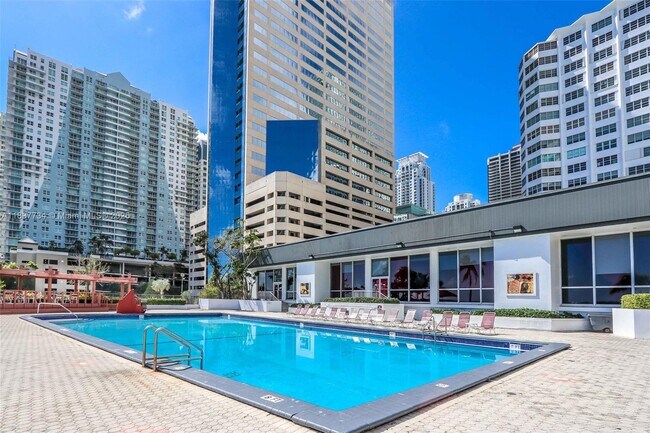 Building Photo - 825 Brickell Bay Dr