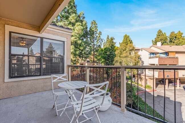 Building Photo - 10655 Lemon Ave