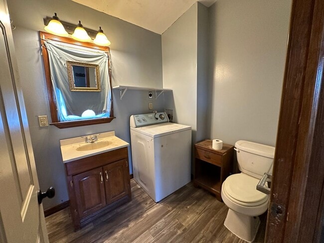 Building Photo - Come take a look at this 3-bedroom 2-bath home in New Blaine.