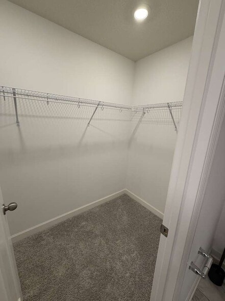 Building Photo - 10604 Heron Ave S