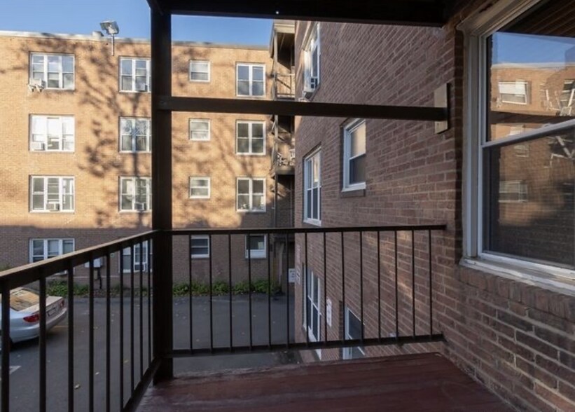 Back deck - 60 Sutherland Rd