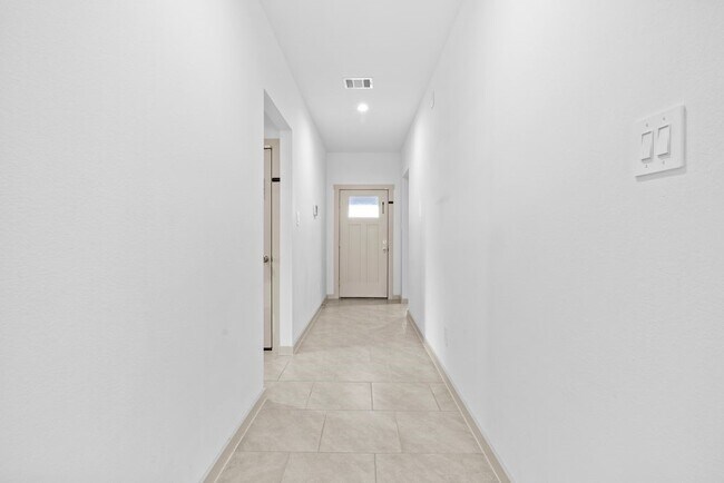 Building Photo - 4903 Pne Hvn Ln