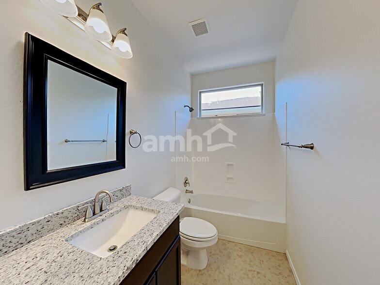 Building Photo - 18423 W Getty Dr