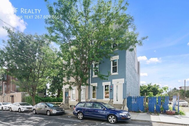 Building Photo - 614 W Norris St