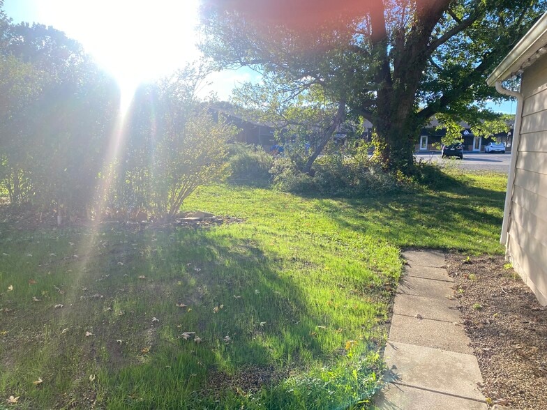 Building Photo - 108 Johnson St